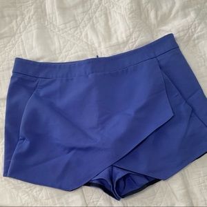 Beautiful blue short